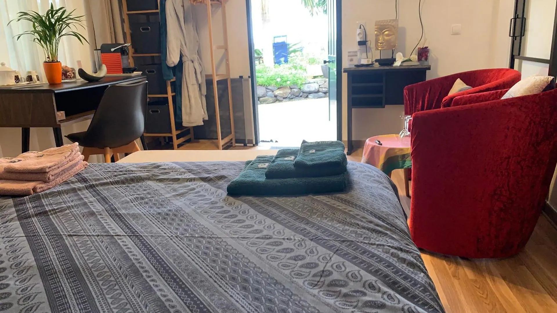 Bed and Breakfast Maderedocevida Боавентура